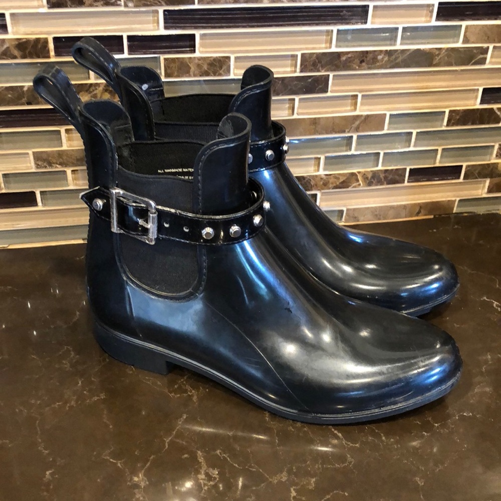 Halogen studded rubber rain booties boots women’s size 6 - Picture 2 of 8
